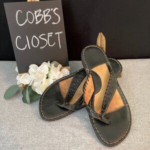 BORN Black Basic Flip-Flop Sandals